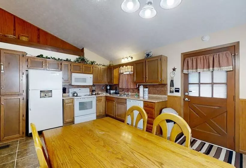 Mountaintop Hideaway