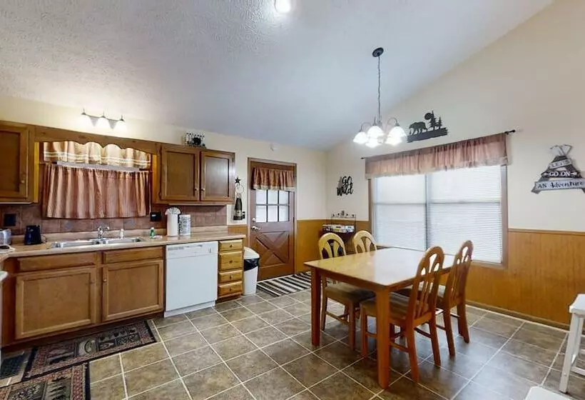 Mountaintop Hideaway