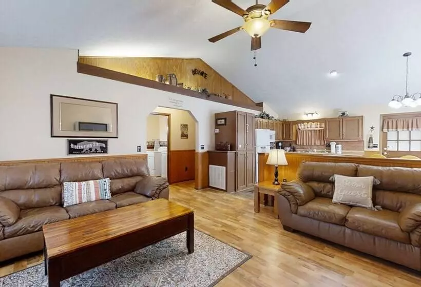 Mountaintop Hideaway