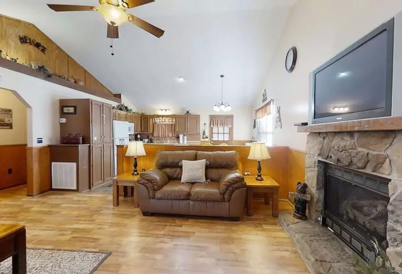 Mountaintop Hideaway