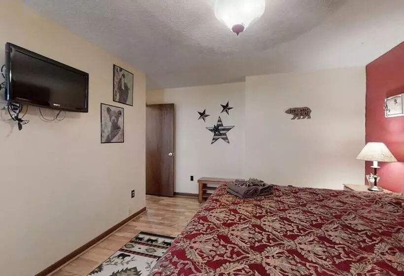 Mountaintop Hideaway