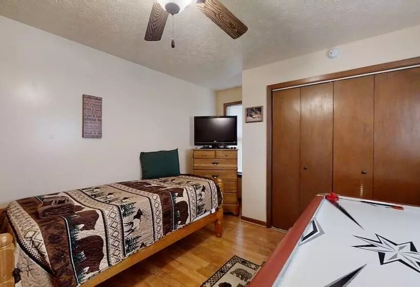 Mountaintop Hideaway