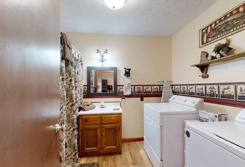 Mountaintop Hideaway