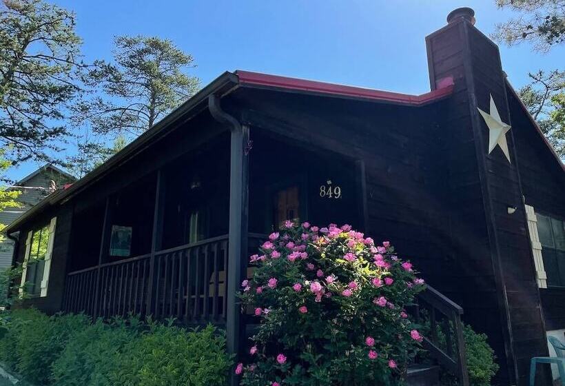 Mountaintop Hideaway