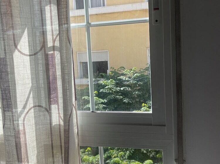 پانسیون Carolina En Alicante