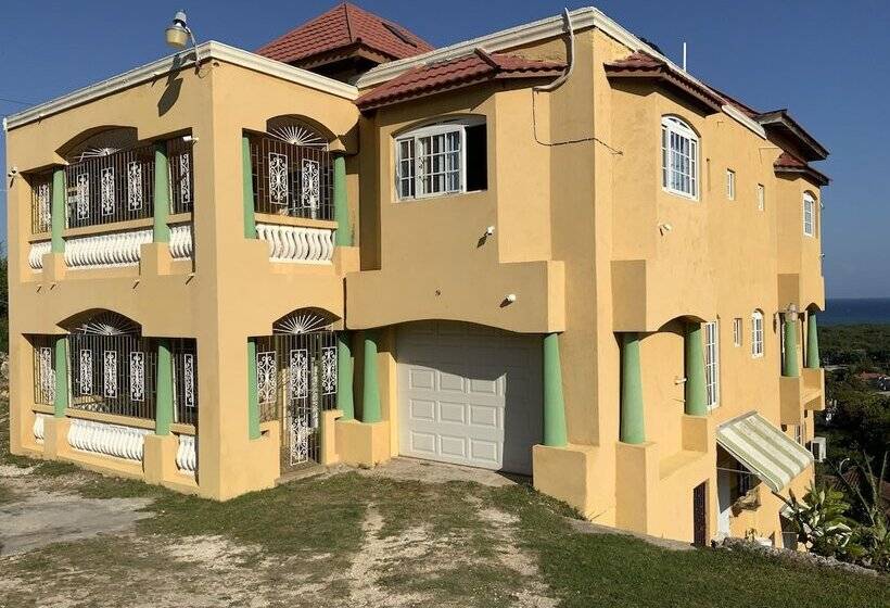 펜션 Poinciana House