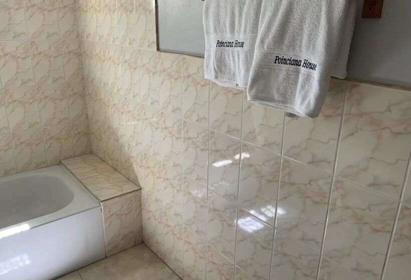 펜션 Poinciana House