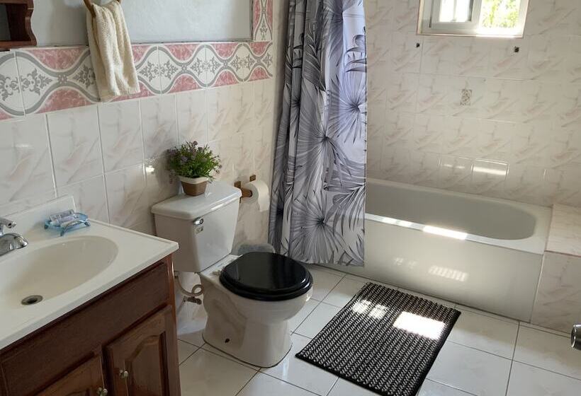 펜션 Poinciana House