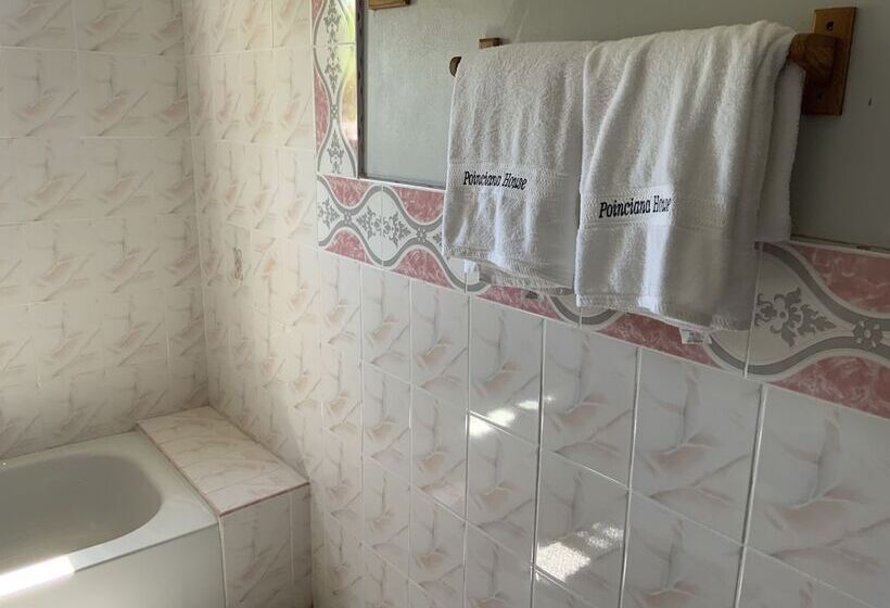 펜션 Poinciana House