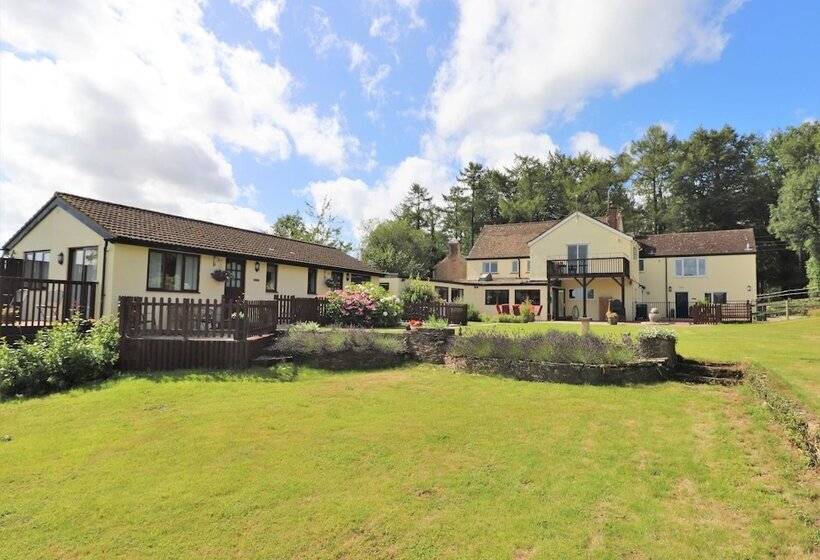 The Rock Self Catering Holiday Accommodation