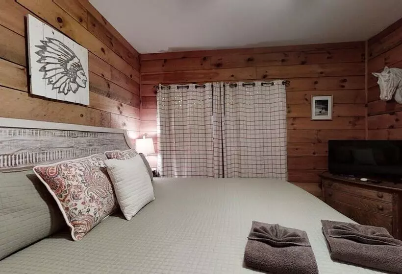 Horsin Around Tennessee