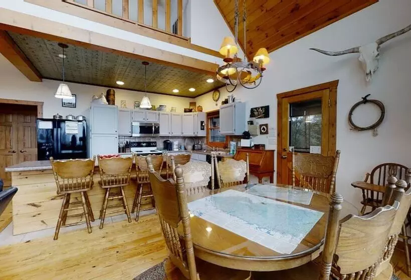 Horsin Around Tennessee