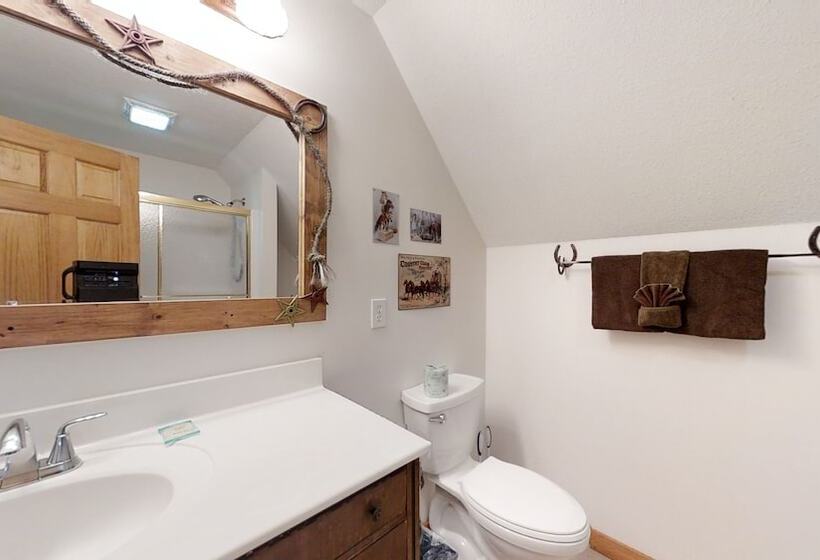 Horsin Around Tennessee