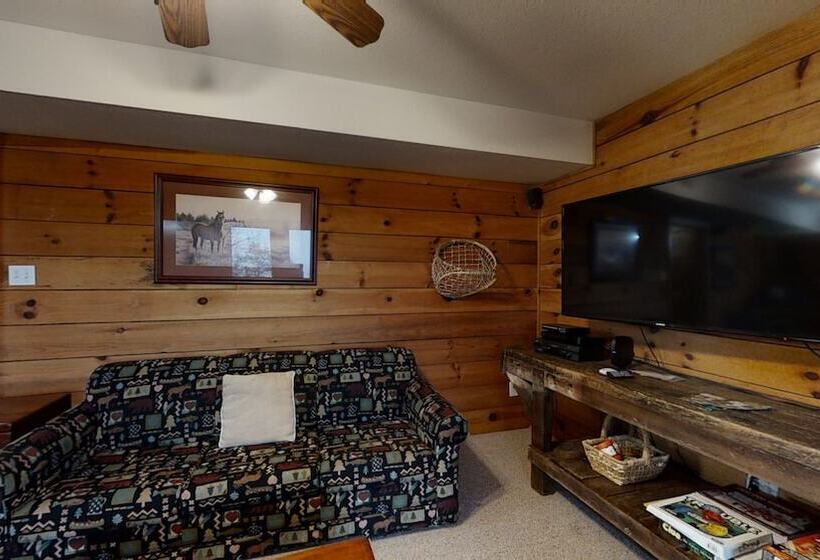 Horsin Around Tennessee