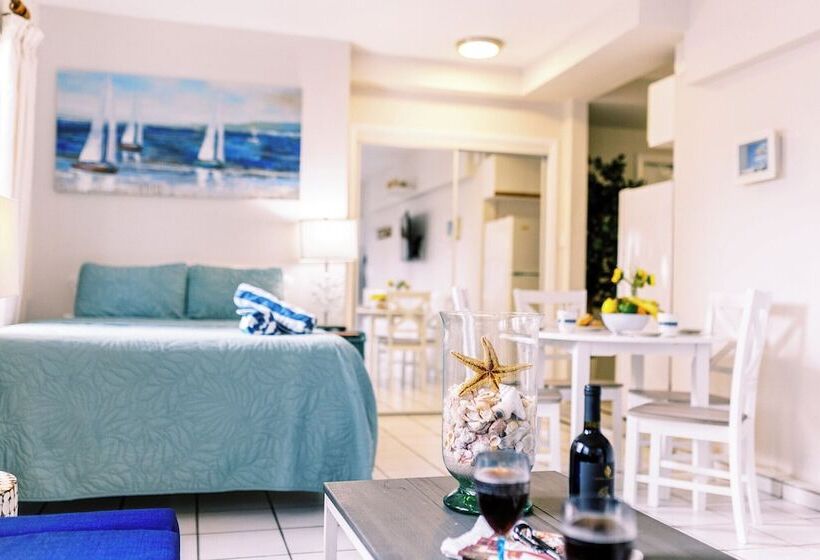 בית מלון כפרי Beachside Gardens Apartments By Lowkl