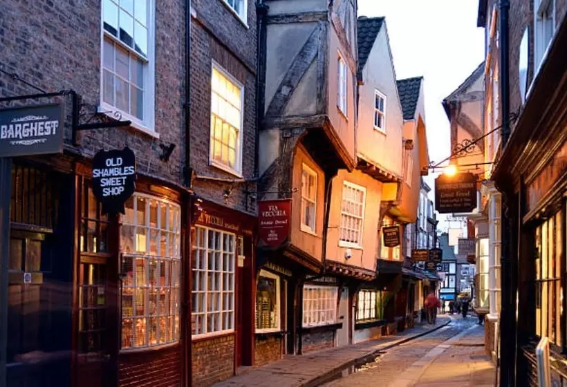 Hotelli Immaculate 4 Bed Private Luxury Lodge Near York