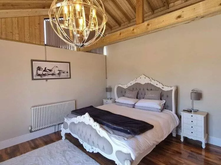 Hotelli Immaculate 4 Bed Private Luxury Lodge Near York