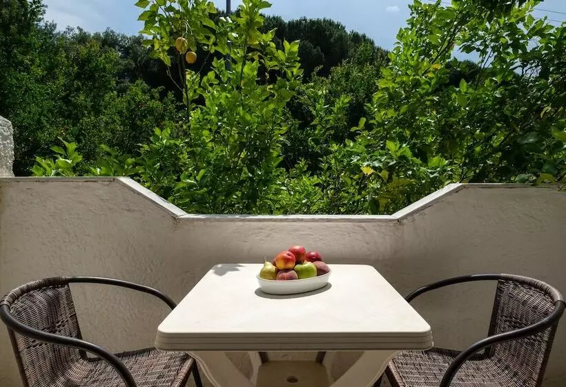 Hotelli Koukounaries Beach