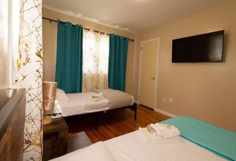 Maaseutuhotelli Cheerful & Beautiful 3 Bedroom Ranch