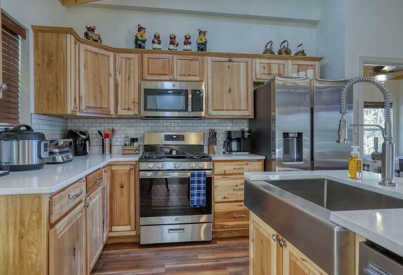 La Hacienda Under The Sun   2 Bedrooms, 2 Baths, Sleeps 4 2 Cabin By Redawning