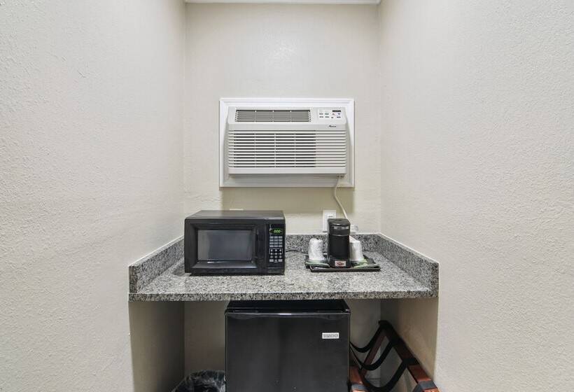 汽车旅馆 Anthony S On The Beach