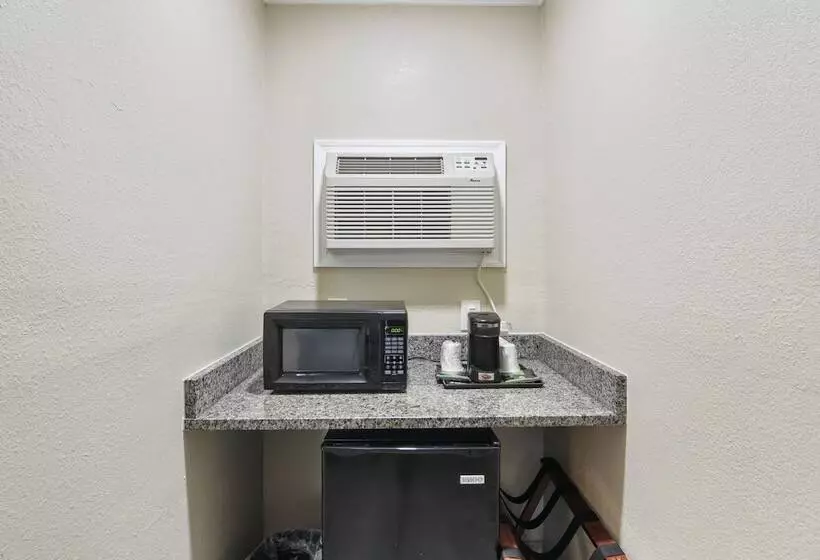 Motelli Anthony S On The Beach