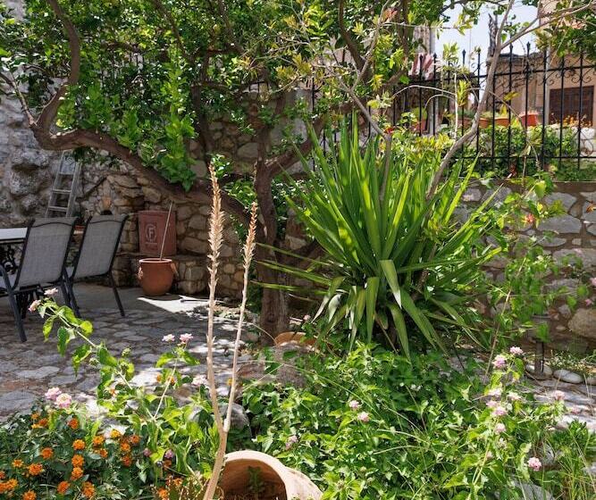 פנסיון Castello Di Haria