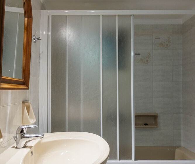 פנסיון Castello Di Haria