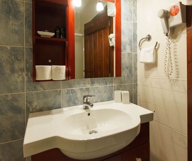 פנסיון Castello Di Haria