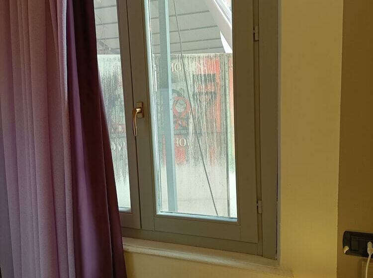 پانسیون Foresteria Del Merlin Cocai