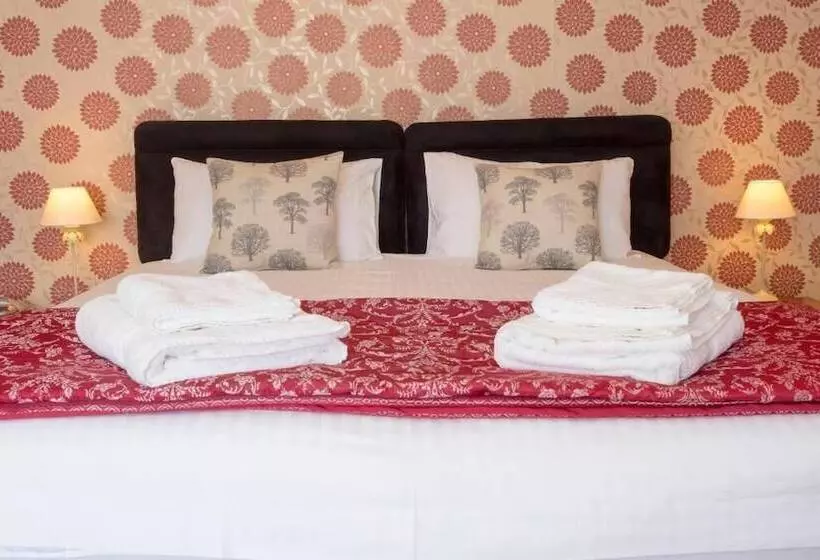 Aamiaismajoitus (B&B) Forest Side Guest House