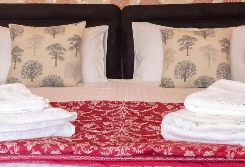 Aamiaismajoitus (B&B) Forest Side Guest House