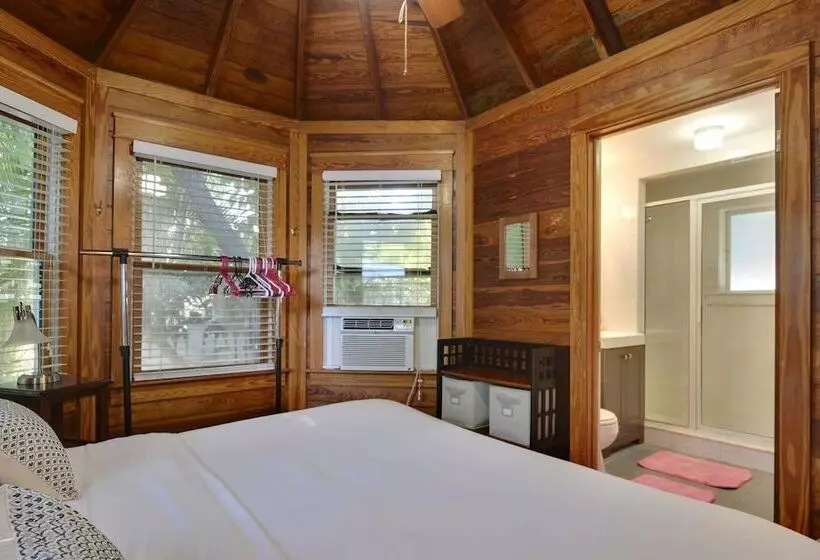 First Breath By Avantstay Close To Old Town W/ Pool Month Long Stays Only