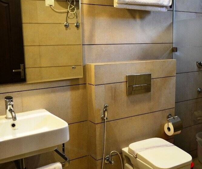 בית מלון כפרי Centre Point