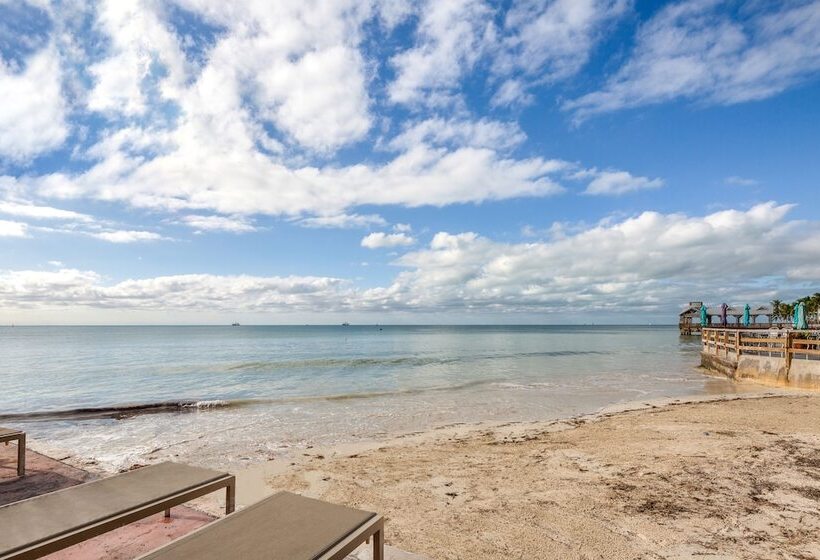 בית מלון כפרי Coconut Beach Resort