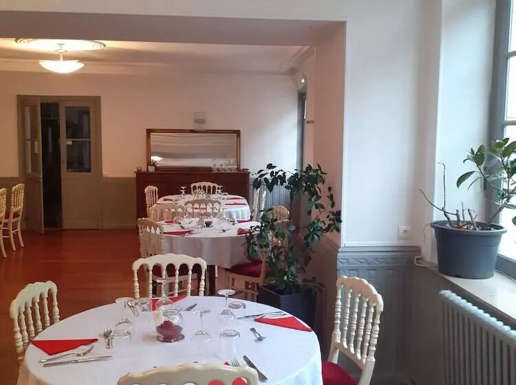 Hotelli Restaurant Le Grand Monarque