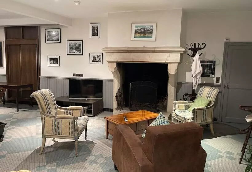 Hotelli Restaurant Le Grand Monarque