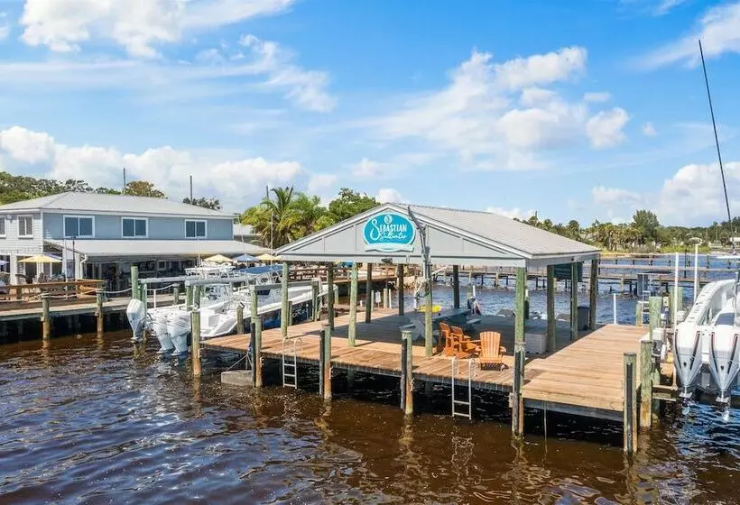 Hotelli Sebastian Saltwater Lodge