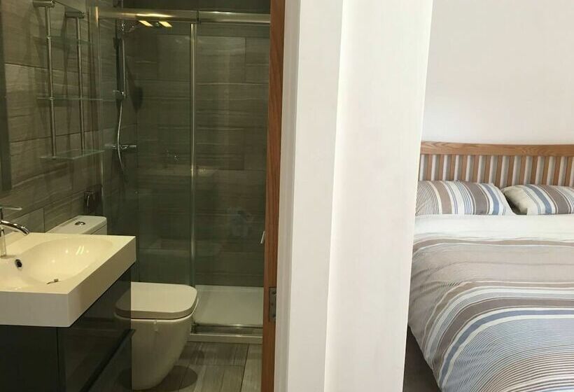 اقامتگاه Immaculate 4 Bed House In Paignton Near Beach