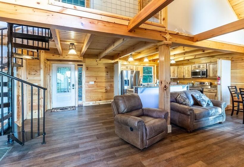 Stunning 2br Cabin With Mountain Views