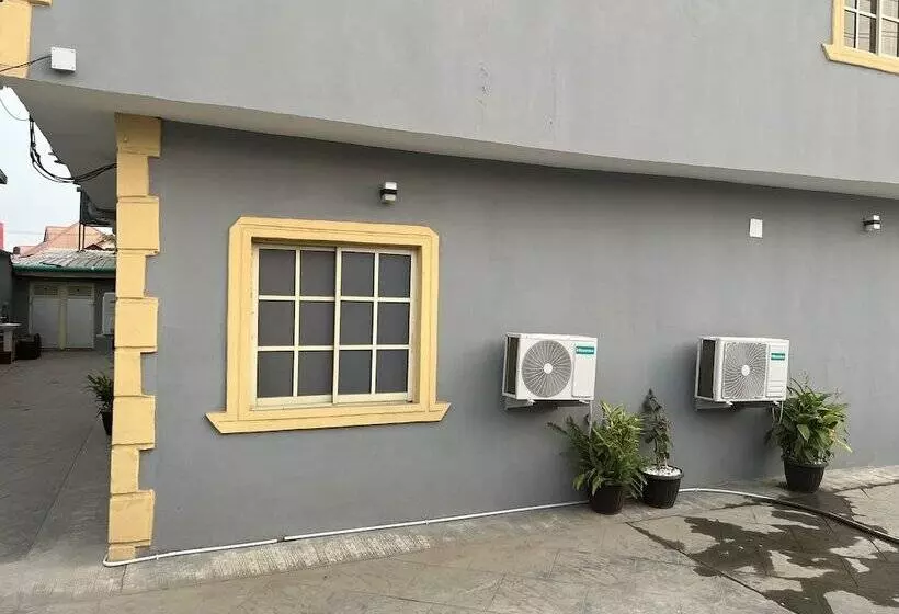 Thapunchline Apartments & Hotels