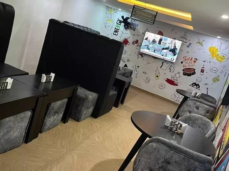 Thapunchline Apartments & Hotels