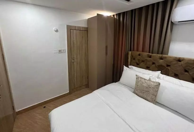 Thapunchline Apartments & Hotels