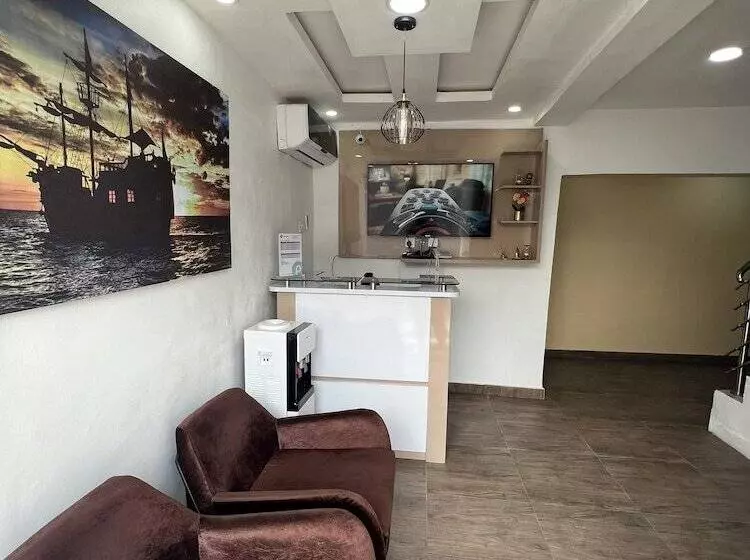 Thapunchline Apartments & Hotels
