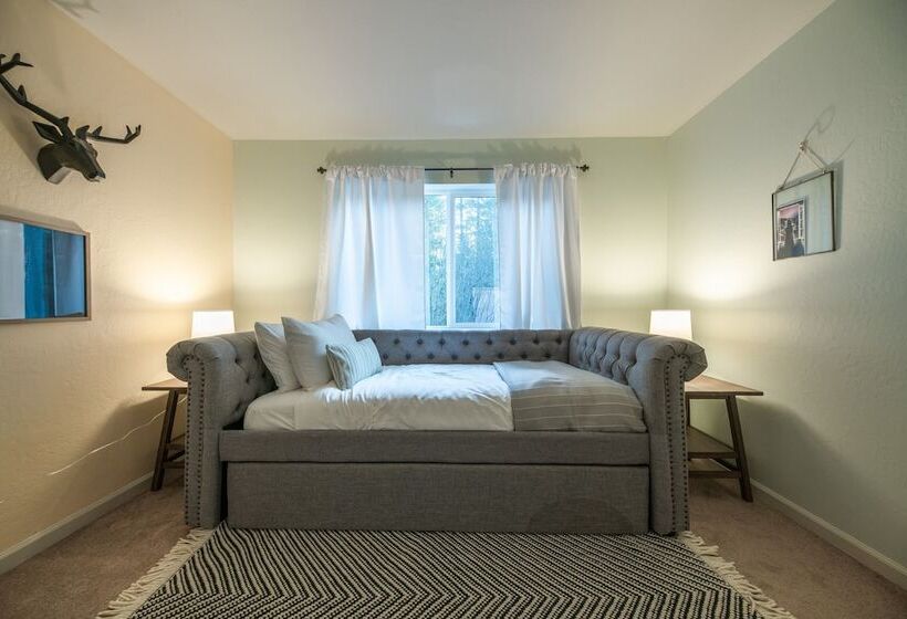 Alpine Bay By Avantstay 5mins To Diamond Peak Skiing W/ Expansive Deck