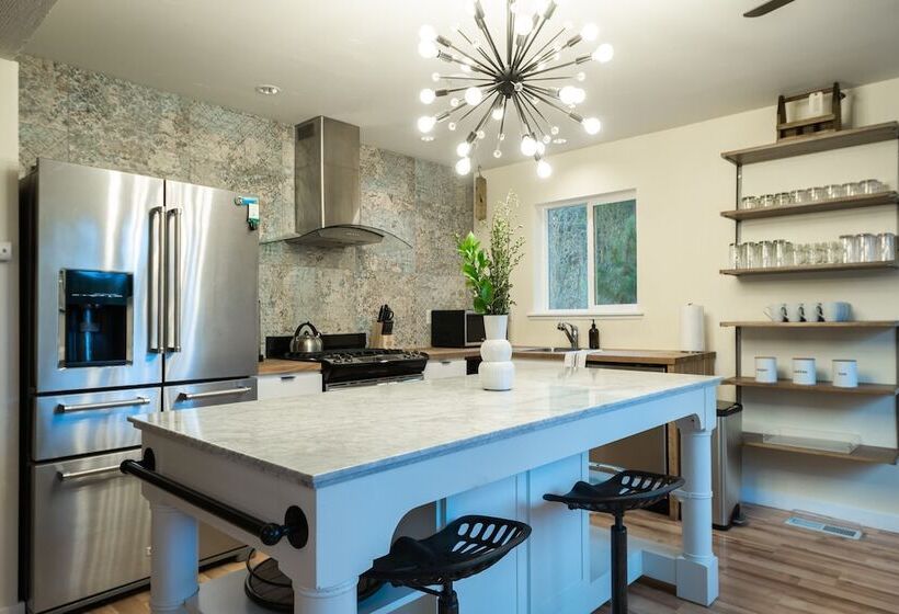 Alpine Bay By Avantstay 5mins To Diamond Peak Skiing W/ Expansive Deck