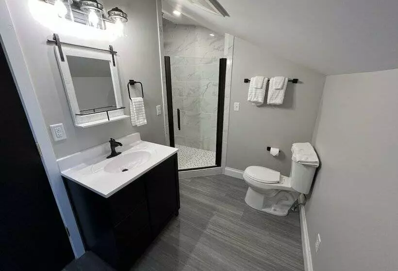 Aamiaismajoitus (B&B) Homestay On Main By Twin Lakes Creamery