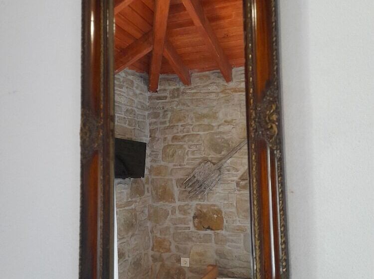 مبيت وإفطار Sari Keçi̇ Taş Otel