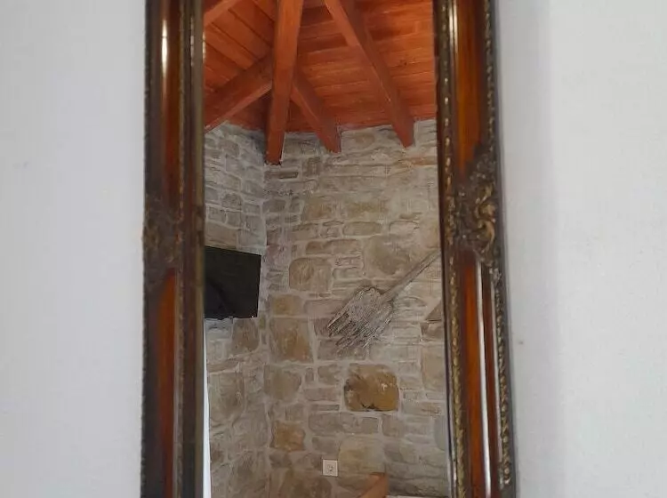 ベッドアンドブレックファースト Sari Keçi̇ Taş Otel