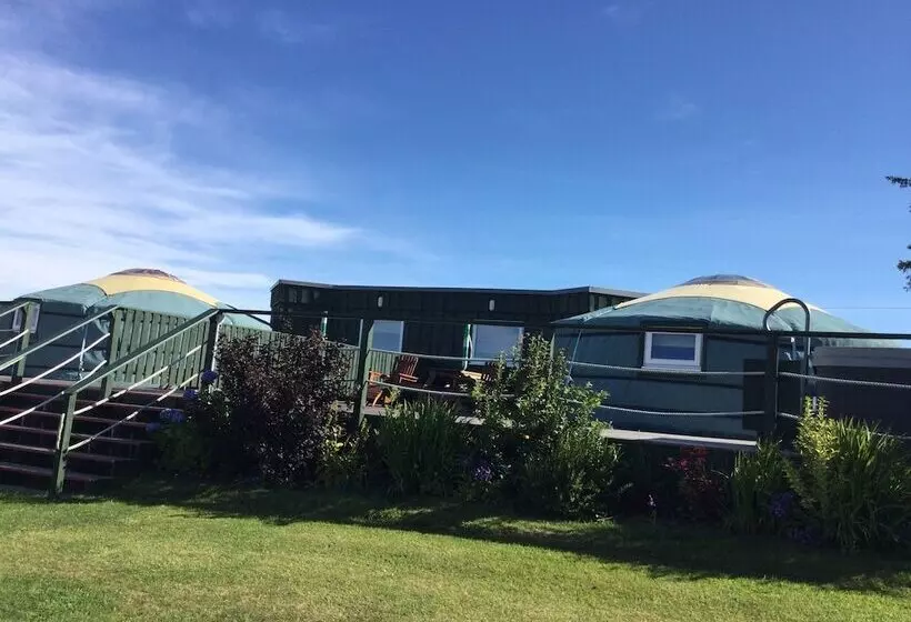 Orange Yurt With Hot Tub  Sleeps 3, Parking & Wifi